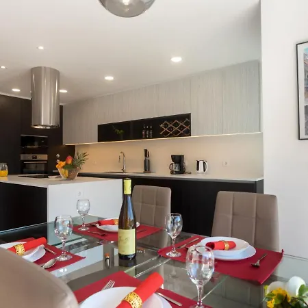 By Interhome Montijo