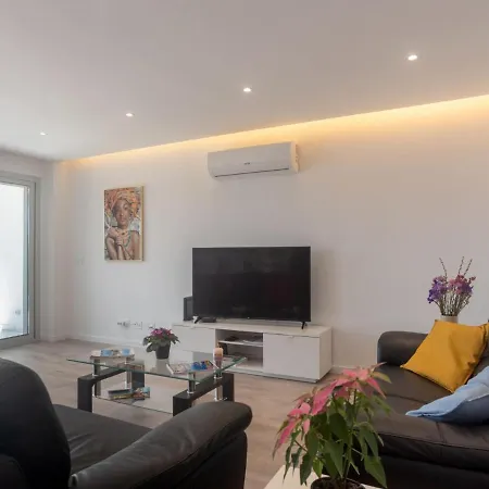 By Interhome Montijo